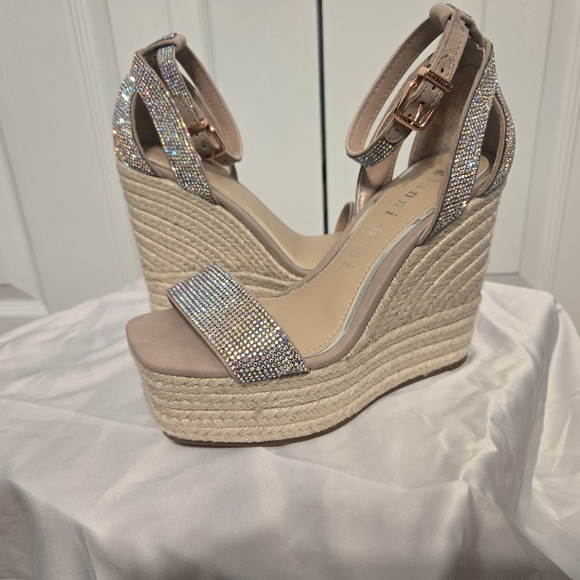 Gianni Bini Sandals - Picture 1 of 2